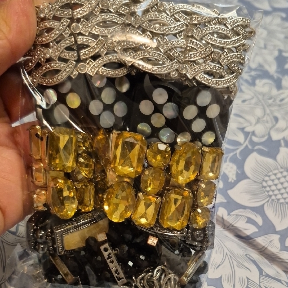 7 Stretchy Bracelets For Repair